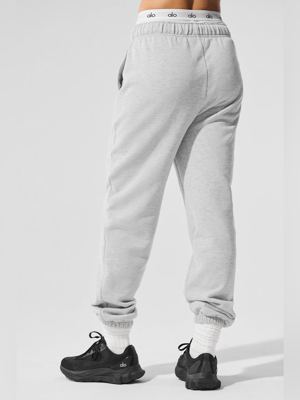 ALO Yoga Accolade Sweatpant
Athletic Color Grey. Size S - Picture 2 of 13